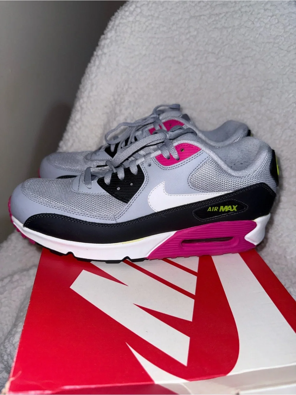 Nike Air Max 90 Essential Low Wolf Grey Rush Pink Sneakers, Size 9.5 Men